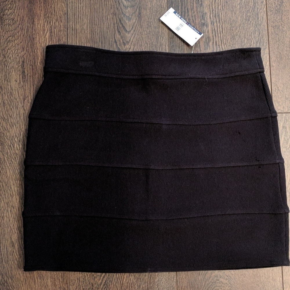 NWT Tiered Ribbed Mini Skirt